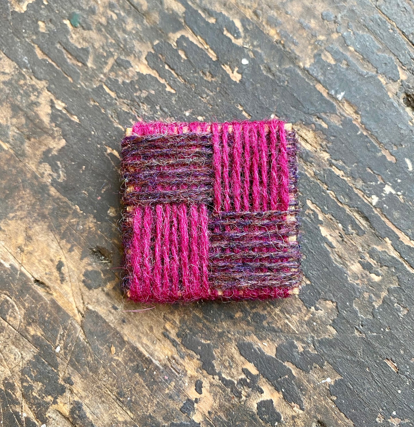 Wrap weaving brooch